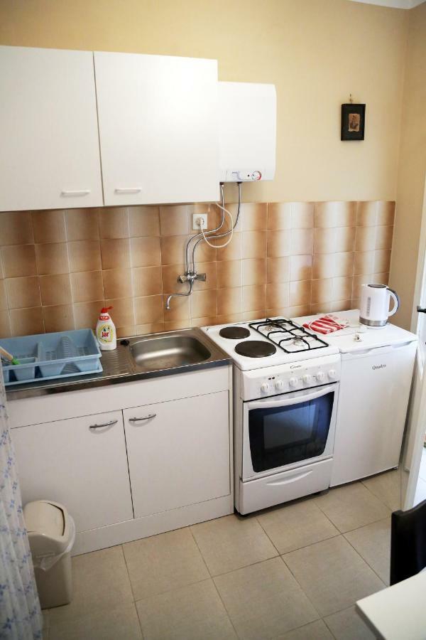 Apartment 51 Gornji Karin Exteriör bild